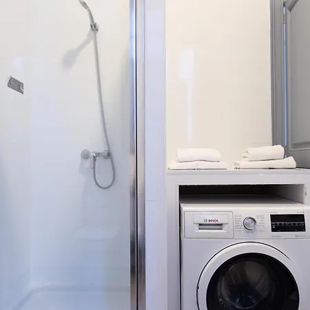 - Eixample 1a Apartment