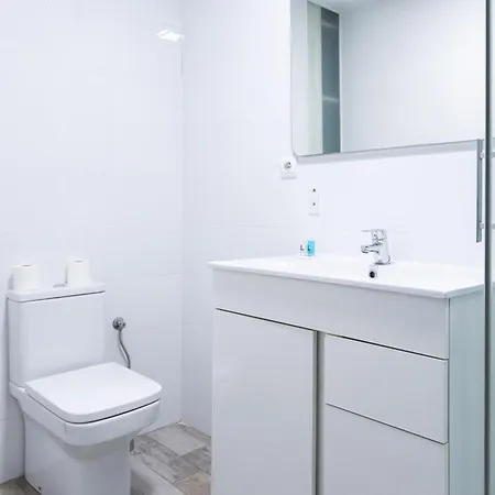 - Eixample 1a Apartment